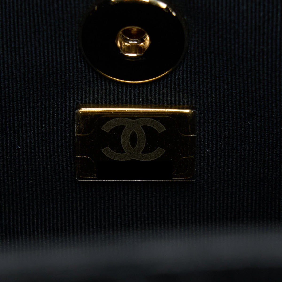 22C MINI DUMA BACKPACK AGED CALFSKIN BLACK LGHW (MICROCHIP)